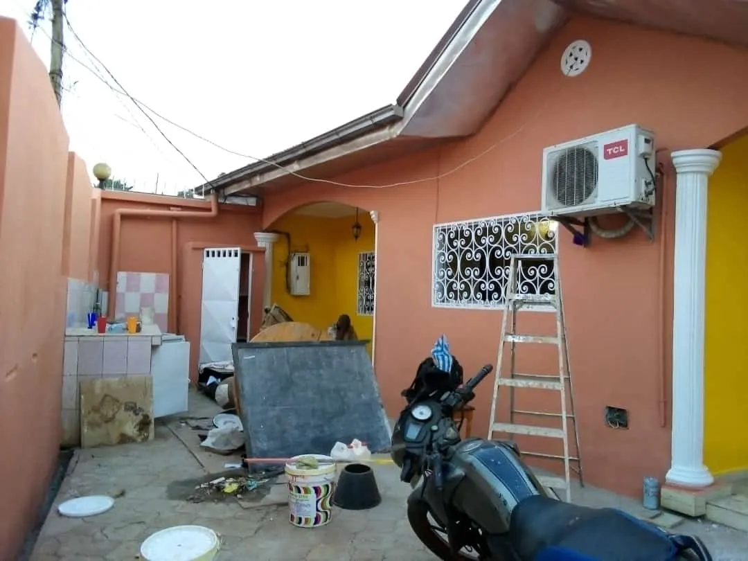 House for sale at Biyem-assi – photo 1